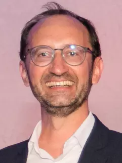 gus18