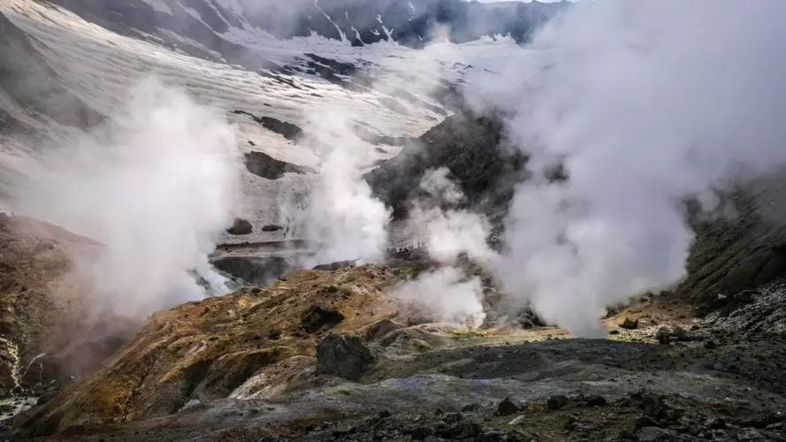 mutnovsky volcano